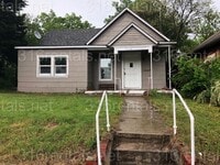 Building Photo - $950 - 2 bed 1 bath - Single Family Home