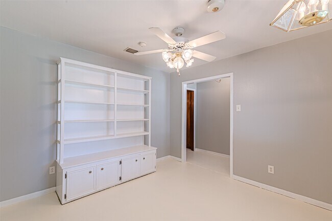 Building Photo - 1126 10th St