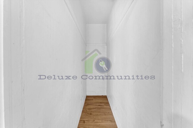 Building Photo - 934 Hovey St SW