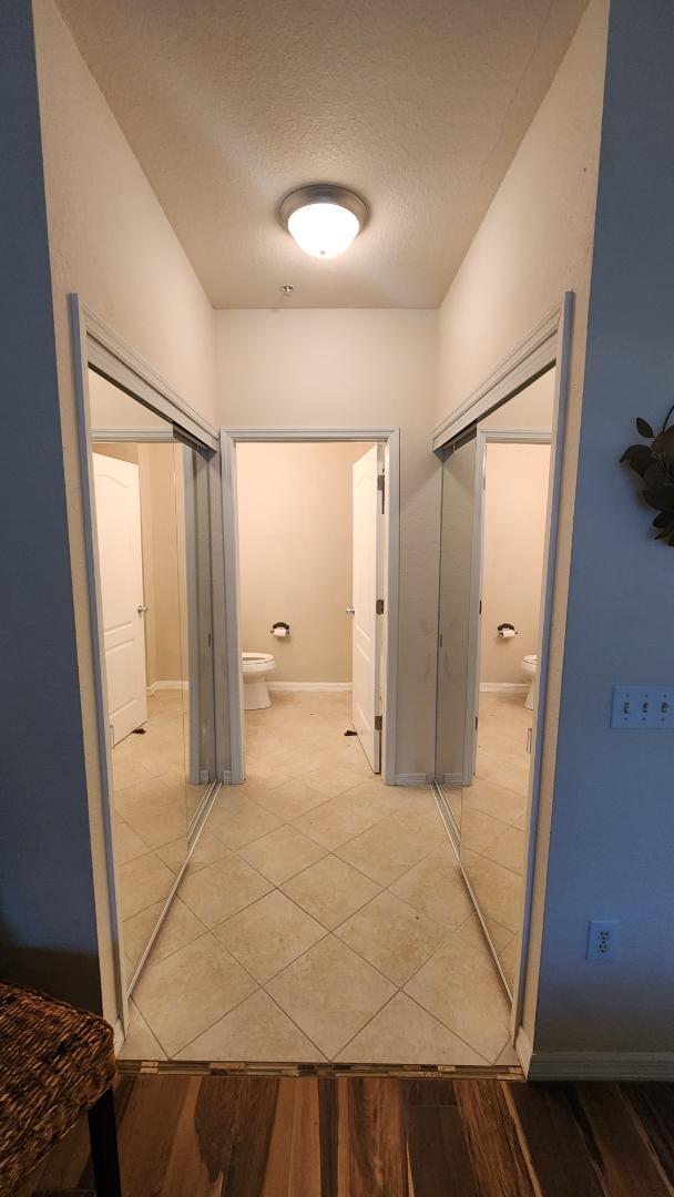 Building Photo - 4152 Central Sarasota Pkwy