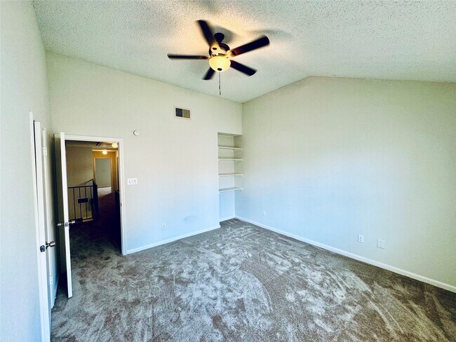 Building Photo - 5810 Twisted Pine Ct