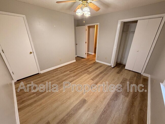 Building Photo - 1711 Herrin Dr