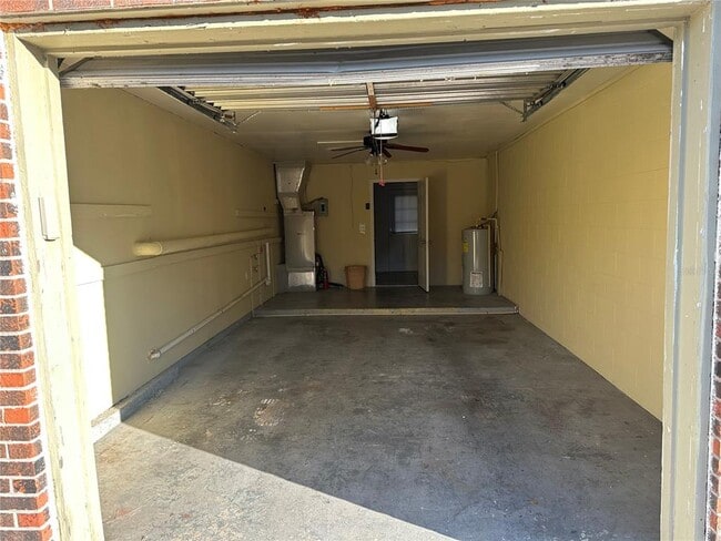 Building Photo - 10227 SW 84th Avenue Rd