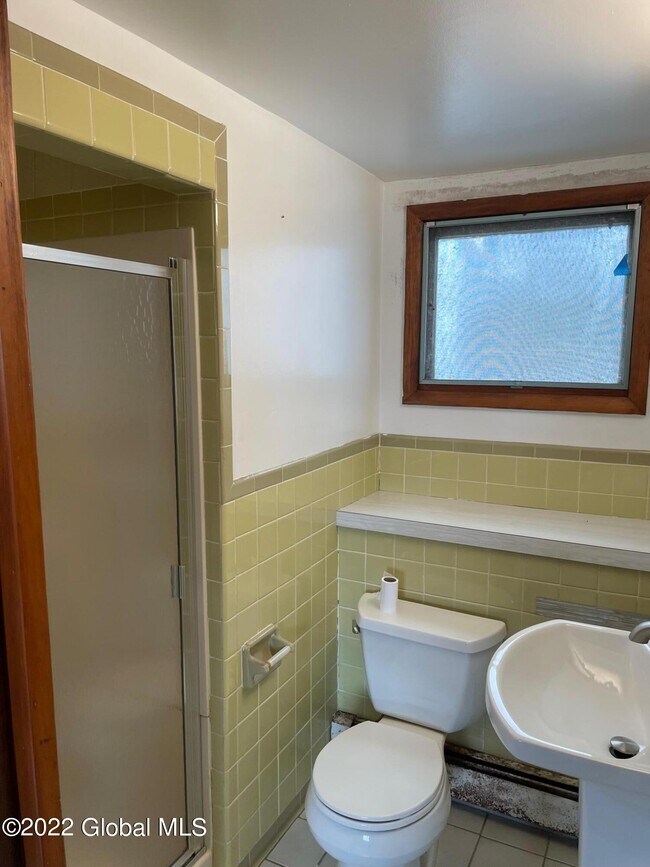 Building Photo - 6 Zoar Ave