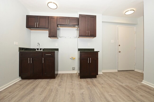 Building Photo - 7200 S Coles Ave