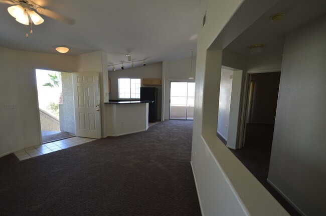 Building Photo - 2nd Floor Condo in a Gated Northeast Commu...