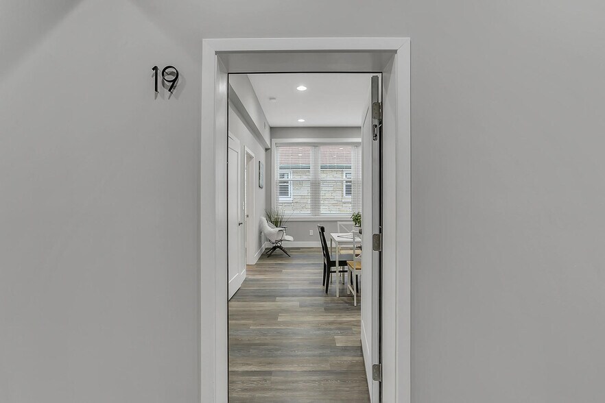 Building Photo - 4716 Macklind Ave