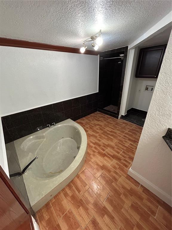 Building Photo - 8006 N Rome Ave