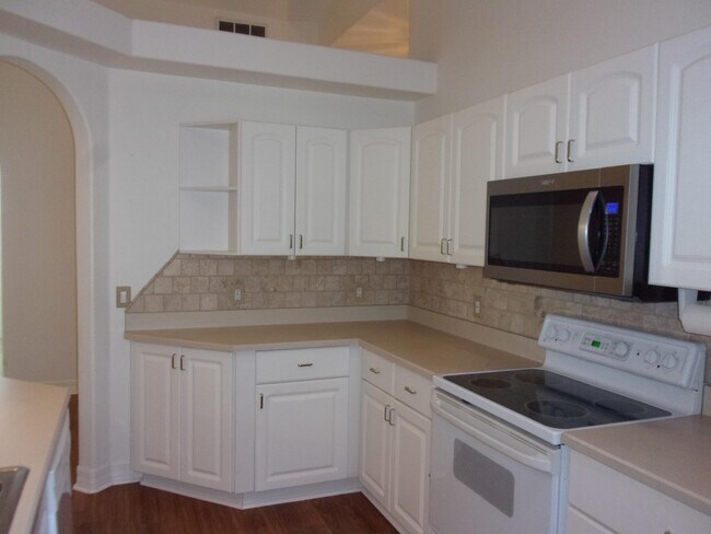 Building Photo - 512 Boxwood Pl