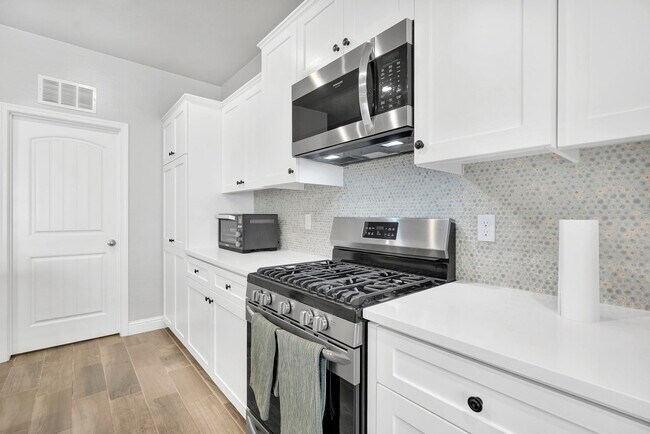 Building Photo - 4133 Sierra Madre Ave