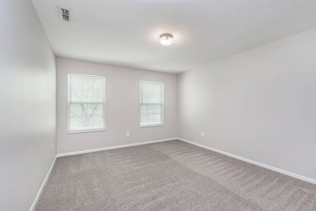 Building Photo - 4 Bedroom with a 3 Car Garage in Zionsvill...