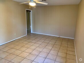 Building Photo - Duplex *LEASING SPECIAL AVAILABLE*