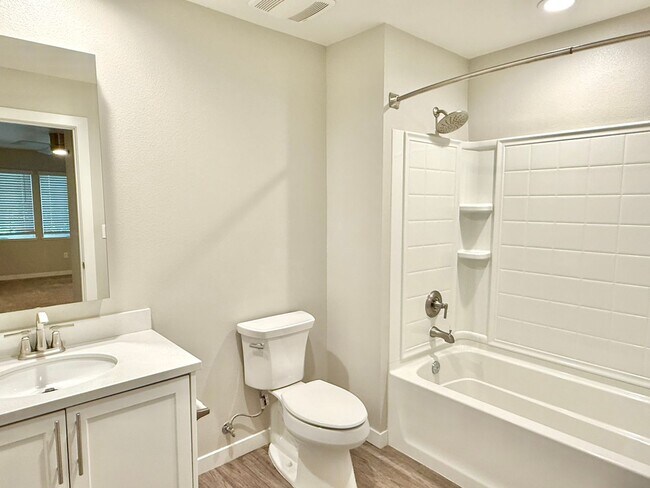 Building Photo - $4,190 / 4 BR - MODERN FREMONT TOWNHOME WITH JUNIOR SUITE, PRIVATE BALCONY & PRIME LOCATION!