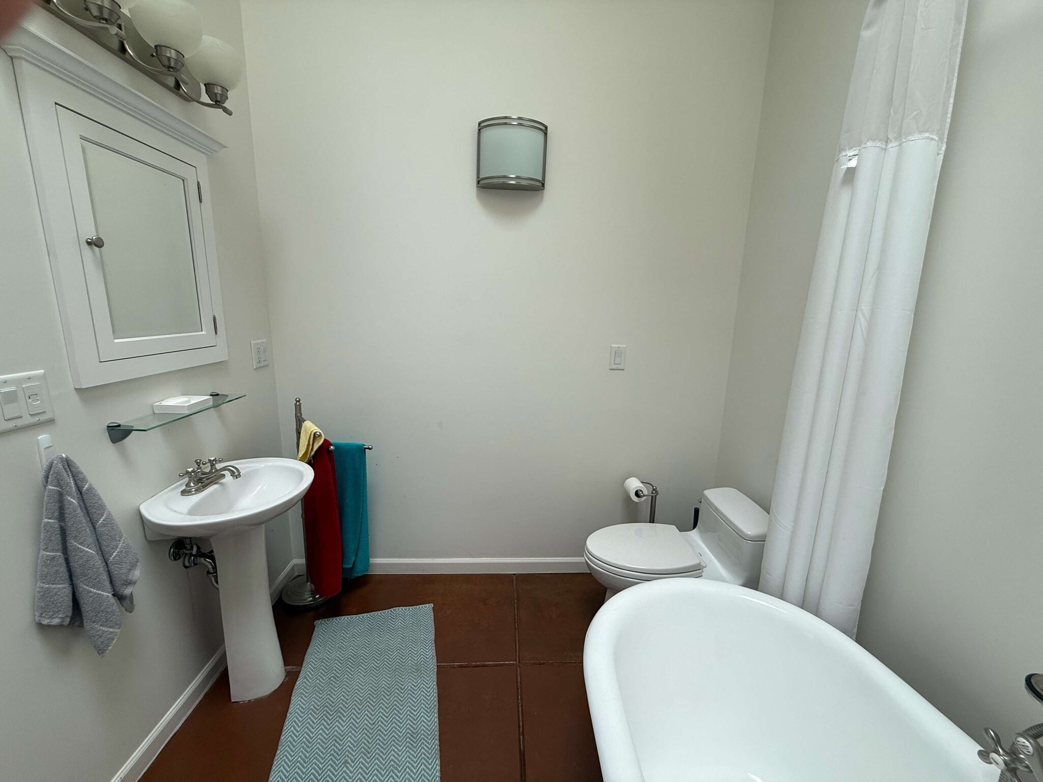 Building Photo - 2937 Lee Hill Dr