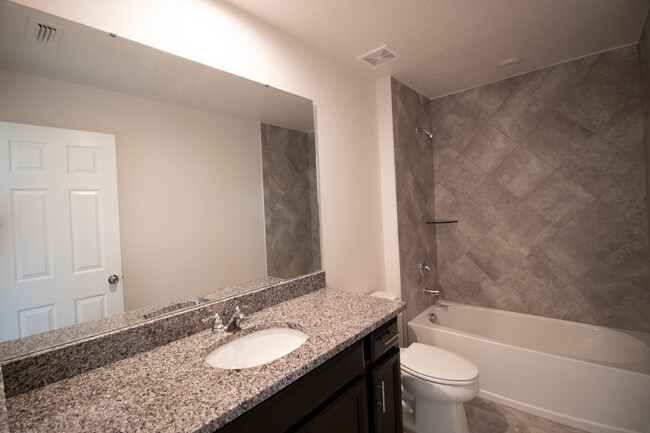 Building Photo - 2470 Avian Loop