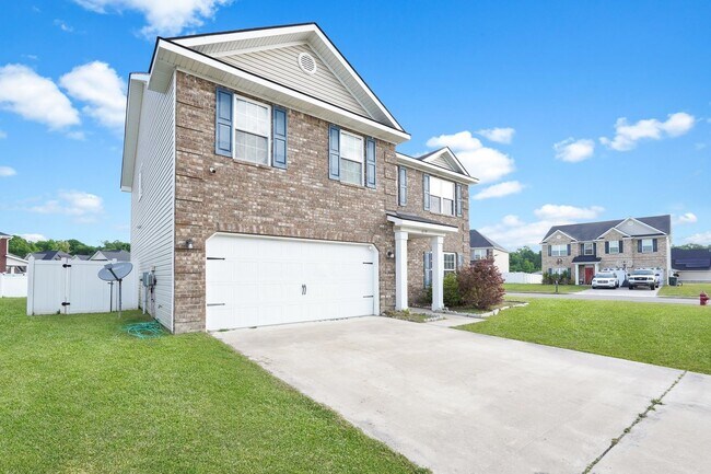 Building Photo - 659 Red Oak Ln