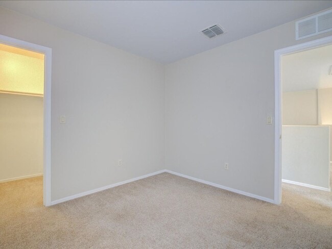 Building Photo - Spacious Two-Story 4 Bedroom with Upstairs Family Room & Large Encolsed Backyard!