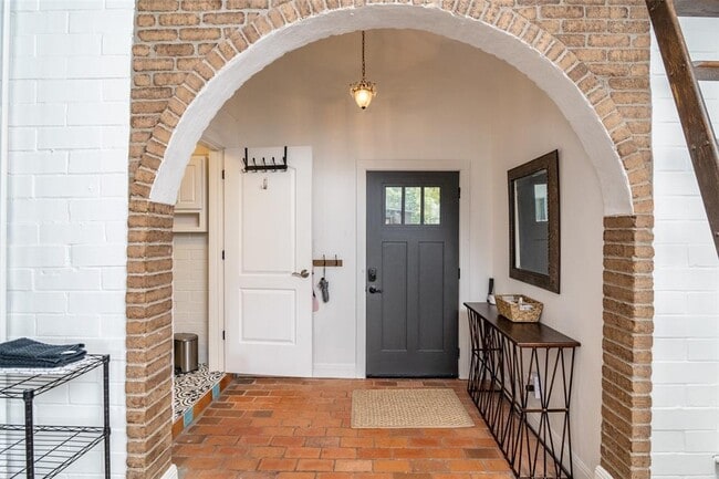 Building Photo - 1507 Holly St