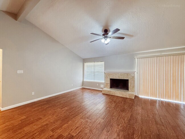 Building Photo - 530 Belwin Dr