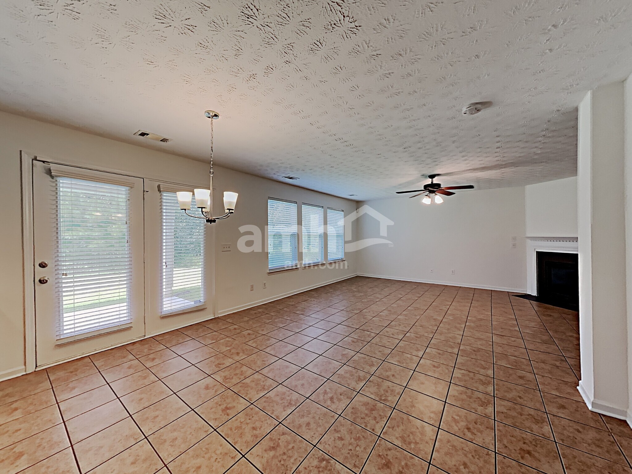 Building Photo - 2641 Farmstead Ct