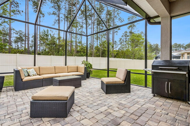 Building Photo - 209 Manor Ln