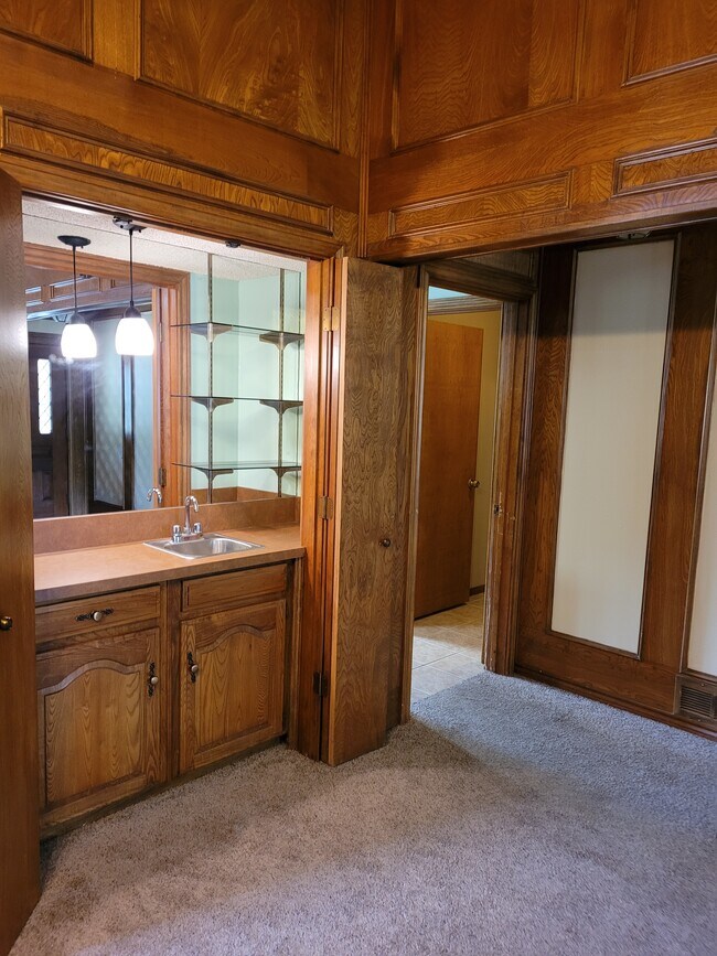 Bar - 706 S Forest Ln