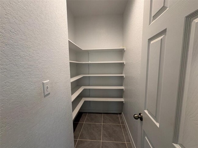 Building Photo - 147 Mary Max Cir