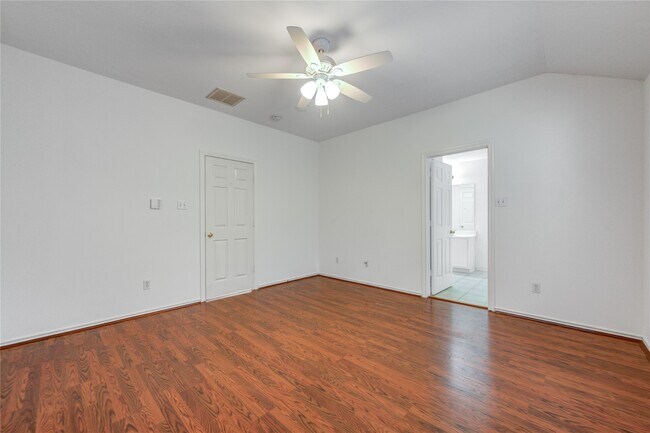 Building Photo - 225 Summerhaze Cir