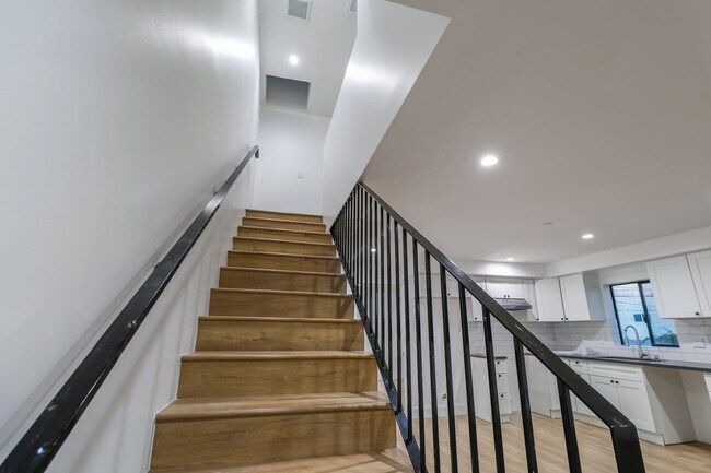 Building Photo - 4647 Pickford St