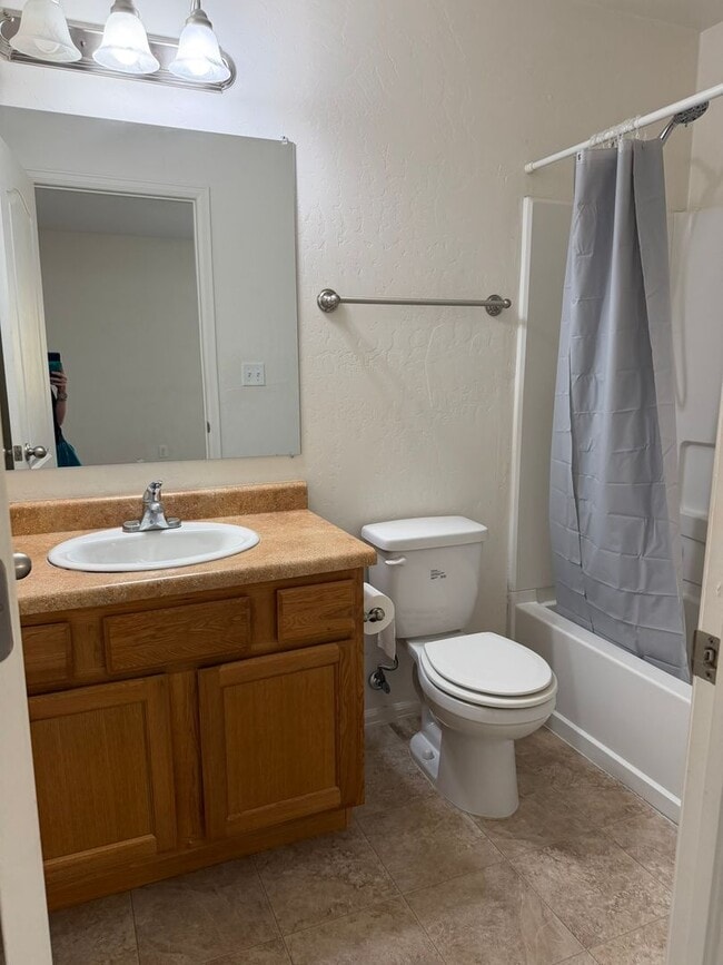 Building Photo - 2484 1/2 Brokwillow Loop