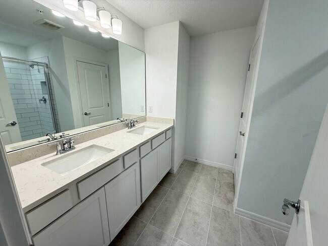 Building Photo - 4553 Orchard View Aly