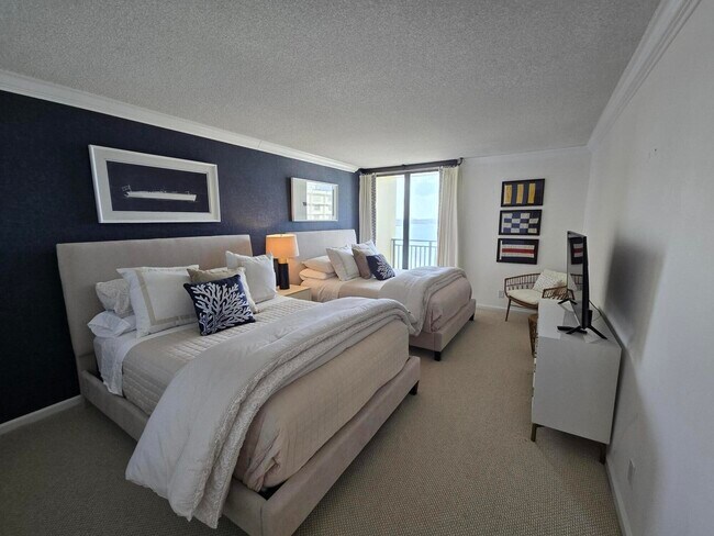 Building Photo - 5460 N Ocean Dr