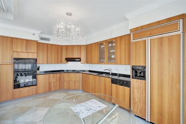 Building Photo - 19111 Collins Ave