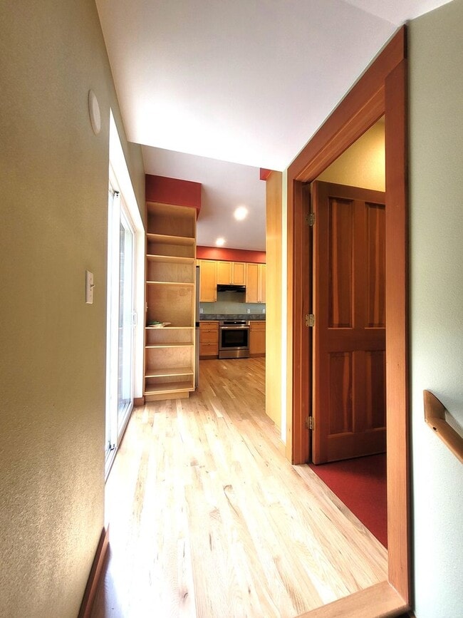 Building Photo - Beautiful South Hill Home with Bay Views 3...