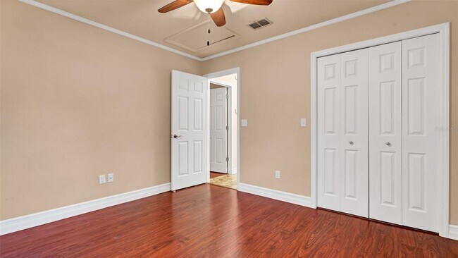 Building Photo - 1800 Poinsettia Ave