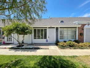 Building Photo - Single-Story Condo Steps from OC Fairgrounds & Minutes to Eastside Costa Mesa
