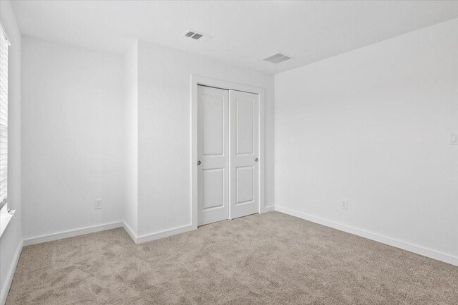 Building Photo - 107 Walnut Hl Ct