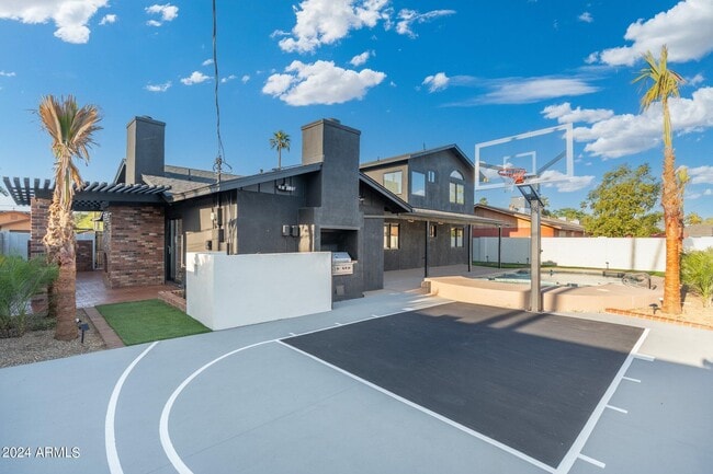 Building Photo - 1643 W Griswold Rd