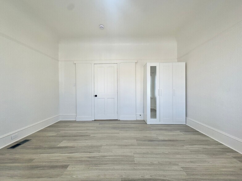 Building Photo - 3218 West St