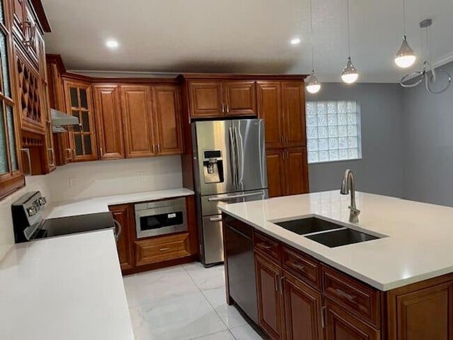 Building Photo - 6352 NW 36th Ave