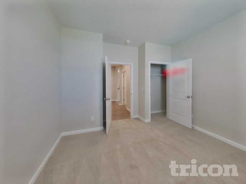 Building Photo - 2028 Tate Farm Ln