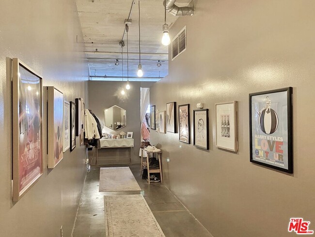 Building Photo - 1855 Industrial St