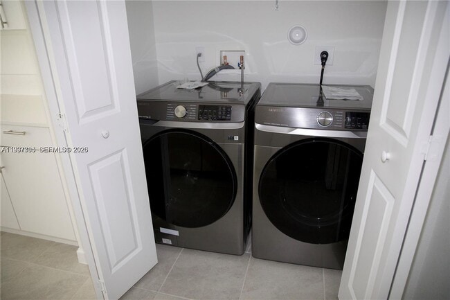 Building Photo - 5001 Peacock Wy