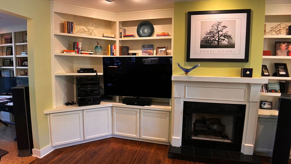 Building Photo - 1710 N State St