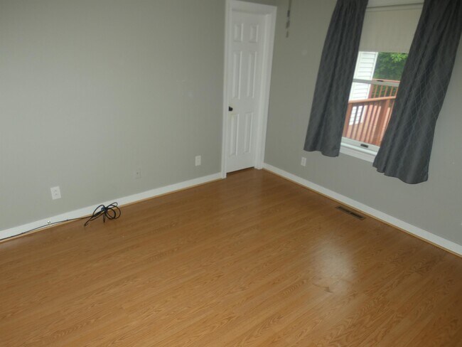 Building Photo - 10451 Edgehill Ln