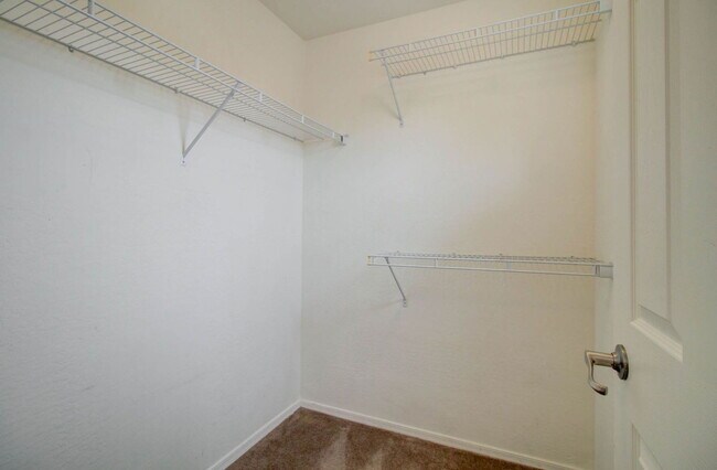 Building Photo - 5659 S 239th Dr
