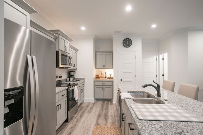 Building Photo - 3337 Alta Ln