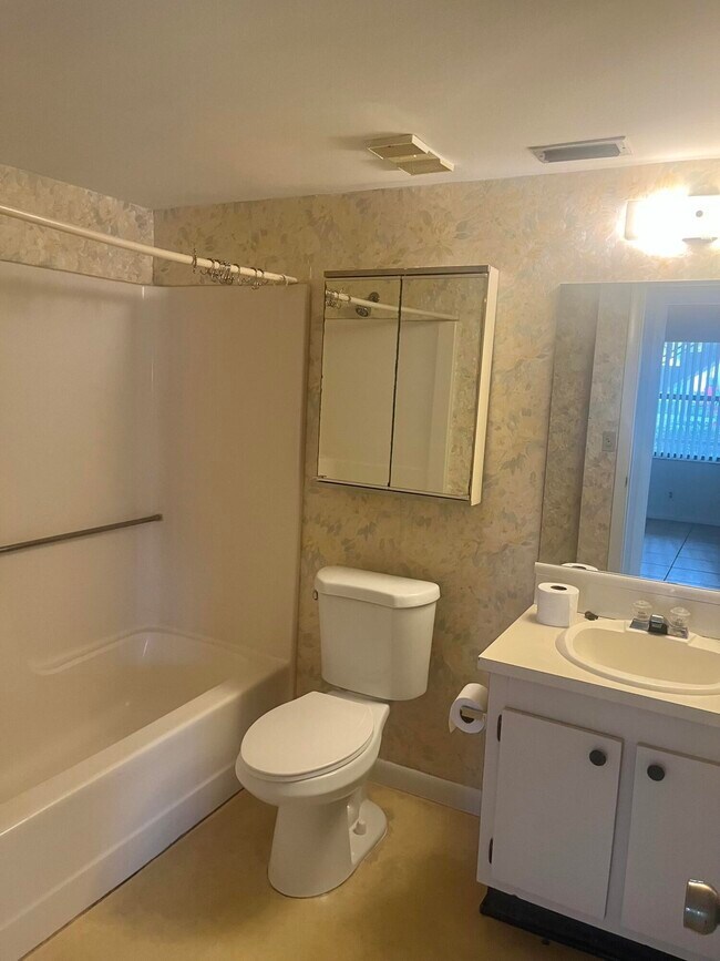 Building Photo - 7178 Golf Colony Ct