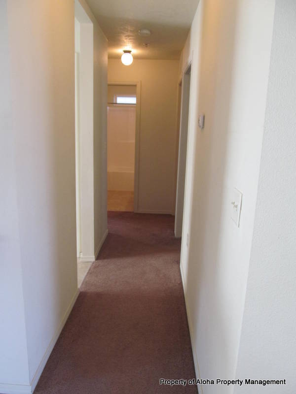 Building Photo - 1049 W Pine Ave