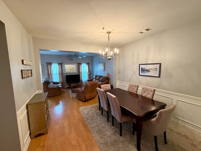 Building Photo - Wow! Check out this charming 3 bedroom 2.5 bathroom townhome in Newnan!